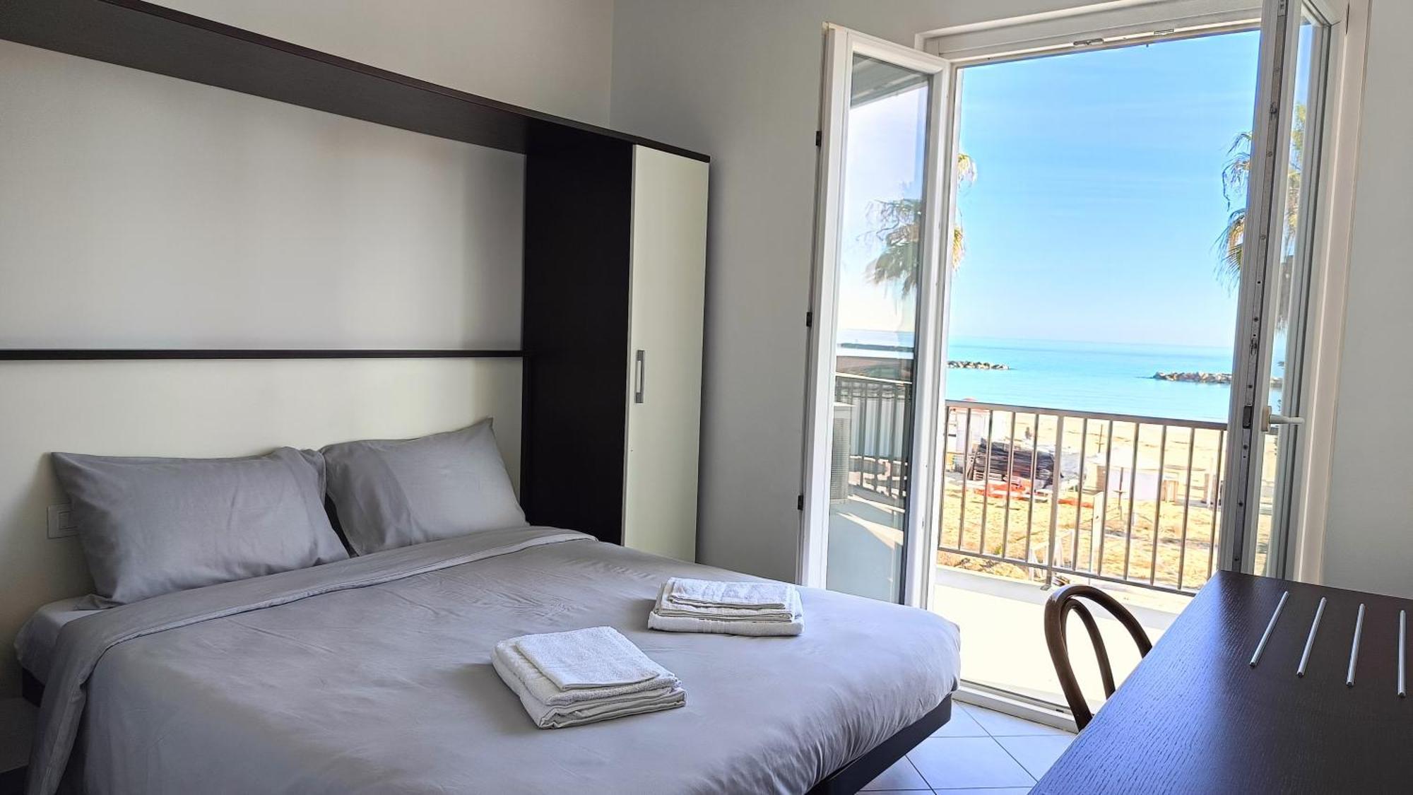 Lido Rooms & Apartments Lido di Fermo Exterior photo